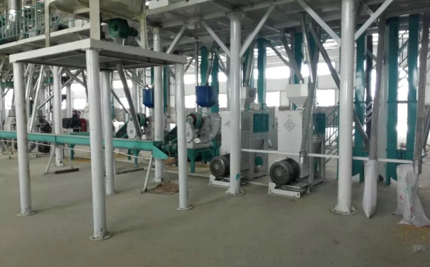 <a href=http://http://www.cksalon.com/product/6/ target=_blank class=infotextkey>玉米加工機(jī)械</a>